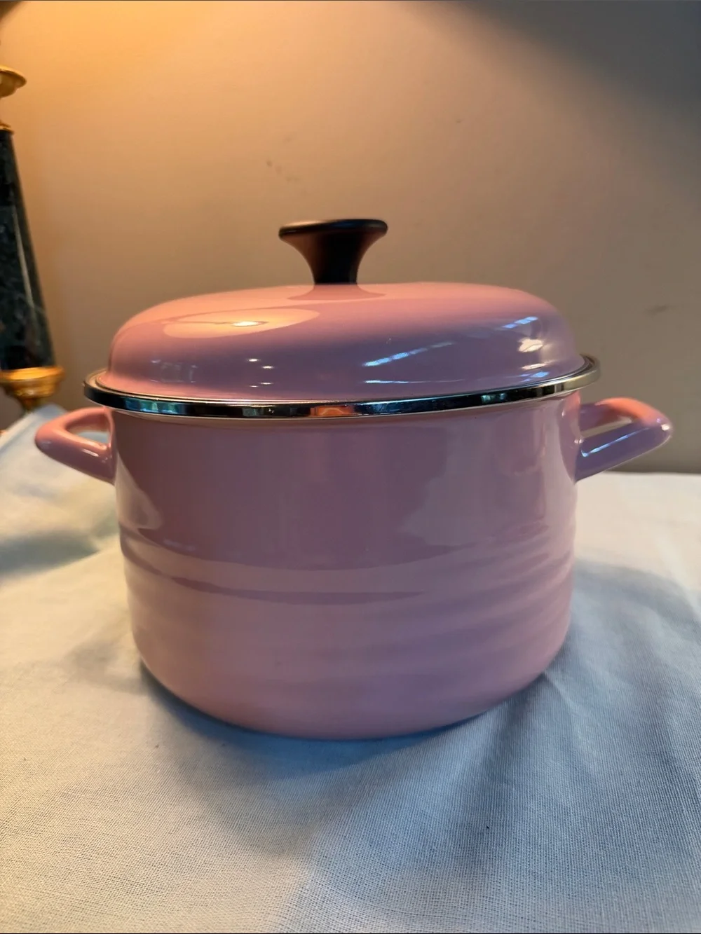 ATELIER CHEFS Pink Enamel Covered Dutch Oven - Classic Cookware